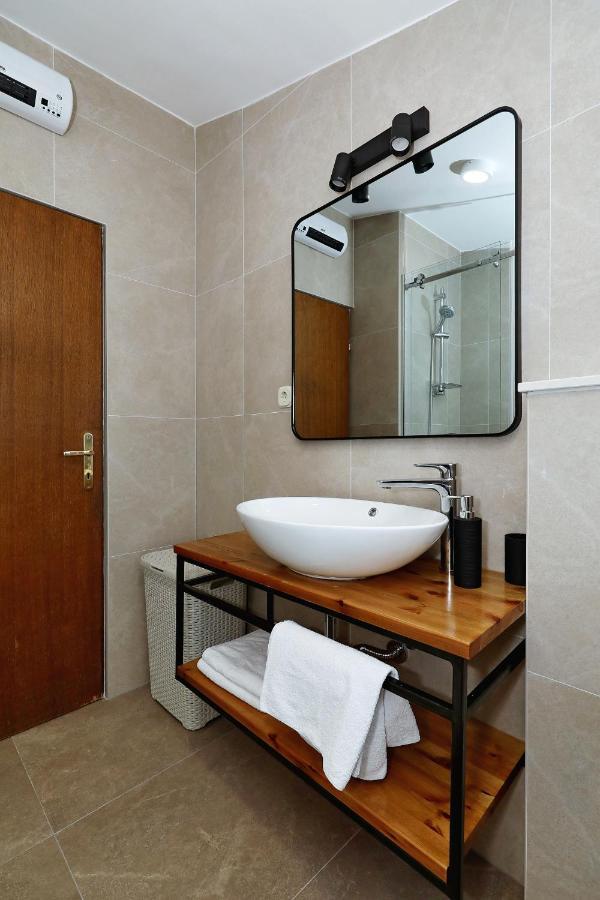 Apartments "Villa Antisin" With Heated Pool Zadar Zewnętrze zdjęcie