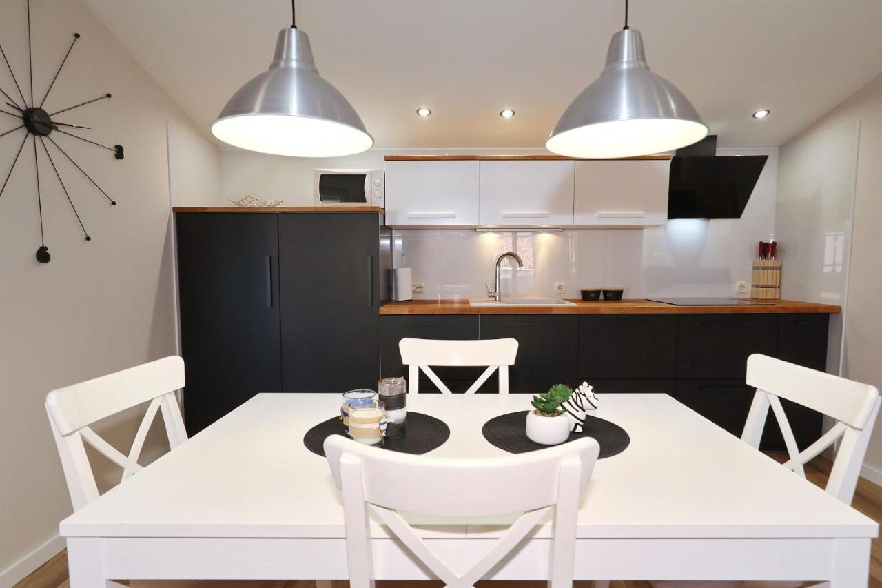 Apartments "Villa Antisin" With Heated Pool Zadar Zewnętrze zdjęcie