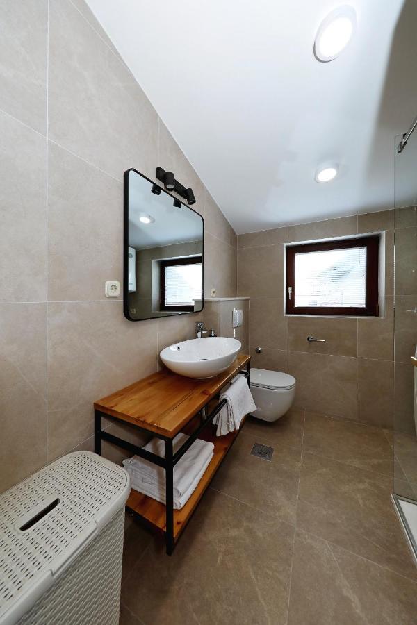 Apartments "Villa Antisin" With Heated Pool Zadar Zewnętrze zdjęcie